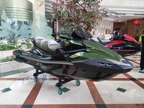 Unik! Bukan Motor, Kawasaki Luncurkan Jet Ski Bermesin Setara Mobil, Tiga Model Baru, Tiga Segmentasi Berbeda, Fitur Premium dan Teknologi Tertinggi di Kelasnya, Detail Mesin dan Dimensi yang Bikin Terkesima, Harga Fantastis Tapi Sejalan dengan Kualitas, Komitmen Jangka Panjang Kawasaki di Dunia Sport Air