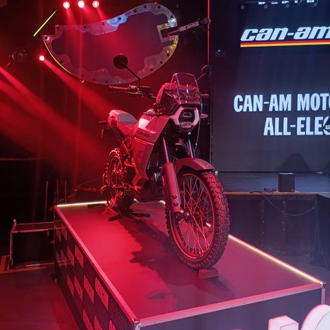 Motor Listrik Premium Can-Am Resmi Meluncur, Ini Spesifikasi &amp; Fitur Futuristiknya, Warisan 80 Tahun BRP &amp; Revolusi Listrik Baru dari Can-Am, Performa &amp; Teknologi: Kekuatan Tersembunyi di Balik Desain Futuristik, Can-Am Pulse 2025: Motor Listrik Kota yang Gesit &amp; Canggih, Can-Am Origin 2025: Si Penjelajah Listrik Multi-Terrain, Dukungan Purna Jual Lengkap &amp; Jaringan Nasional