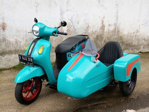 8 Gaya Modifikasi Motor Sespan Modern, Keren dan Bisa Bonceng Teman!, Vespa dan Sespan: Kombinasi Klasik yang Tak Terpisahkan, Peugeot Hitam: Tampil Gagah dan Elegan, Honda Cub Retro, Usia Muda Rasa Tua, Scoopy, Si Retro Kekinian yang Pas dengan Sespan, Yamaha Hybrid: Pendatang Baru yang Berani Beda, Motor Adventure: Si Tangguh yang Bisa Berbagi Tempat, Yamaha Fino: Sentuhan Baru pada Gaya Lama, Si Putih Penjelajah Jalanan