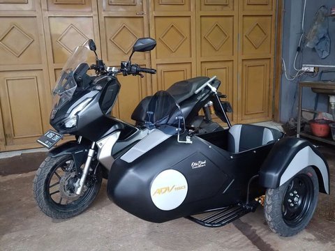 8 Gaya Modifikasi Motor Sespan Modern, Keren dan Bisa Bonceng Teman!, Vespa dan Sespan: Kombinasi Klasik yang Tak Terpisahkan, Peugeot Hitam: Tampil Gagah dan Elegan, Honda Cub Retro, Usia Muda Rasa Tua, Scoopy, Si Retro Kekinian yang Pas dengan Sespan, Yamaha Hybrid: Pendatang Baru yang Berani Beda, Motor Adventure: Si Tangguh yang Bisa Berbagi Tempat, Yamaha Fino: Sentuhan Baru pada Gaya Lama, Si Putih Penjelajah Jalanan