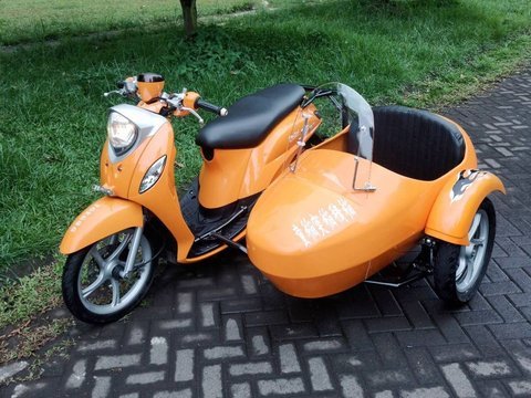 8 Gaya Modifikasi Motor Sespan Modern, Keren dan Bisa Bonceng Teman!, Vespa dan Sespan: Kombinasi Klasik yang Tak Terpisahkan, Peugeot Hitam: Tampil Gagah dan Elegan, Honda Cub Retro, Usia Muda Rasa Tua, Scoopy, Si Retro Kekinian yang Pas dengan Sespan, Yamaha Hybrid: Pendatang Baru yang Berani Beda, Motor Adventure: Si Tangguh yang Bisa Berbagi Tempat, Yamaha Fino: Sentuhan Baru pada Gaya Lama, Si Putih Penjelajah Jalanan