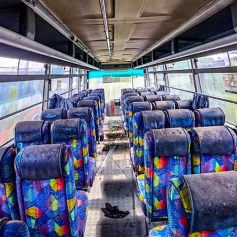 10 Foto Bus PO Budiman yang Kini Jadi Rongsokan, Termasuk Sasis Volvo!, Terlihat kokoh meski usang, Kenangan kursi bludru, Trayek legendaris Pangandaran-Bandung, Sasis Volvo B7R di rute Tasik-Cikarang, Kondisi Volvo B7R sekarang, "Kuburan" bus Budiman, Kenangan di era 2000-an, Kelas Bisnis AC Tasik-Semarang, Jendela geser khas, Diubah menjadi besi tua