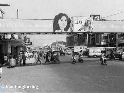 10 Potret Bandung Tempo Dulu: Lalu Lintas yang Tenang dan Suasana yang Menyejukkan Hati, Grand Preanger Hotel, Jl. Asia-Afrika, Area Depan Grand Preanger, Jalan Viaduct, Transportasi di Kawasan Dago, Simpang Braga–Naripan di Era 1970-an, Villa Lawas di Jl. Riau, Stasiun Bandung di Jl. Kebon Kawung, Pasar Kosambi Tahun 1970-an, Jl. Pasteur yang Lapang dan Rapi, Jl. Braga pada 1921