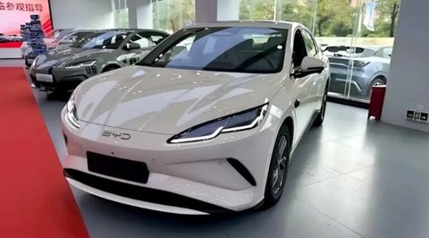 BYD Seal 06 EV Resmi Masuk Diler, Jarak Tempuh 545 Km dan Isi Daya Kilat!, Harga dan Varian BYD Seal 06 EV, Jarak Tempuh yang Mengesankan, Pengisian Daya Super Kilat, Performa dan Spesifikasi Mesin, Fitur-Fitur Canggih yang Ditawarkan, Desain Eksterior dan Interior yang Menawan