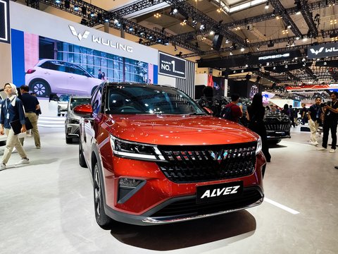 5 SUV Rekomendasi 2025, Harga Terjangkau hingga Fitur Tak Terduga, 1. Wuling Alvez, 2. Toyota Raize dan Toyota Rush, 3. Mitsubishi Pajero Sport, 4. Mercedes-Benz GLE, 5. Honda BR-V