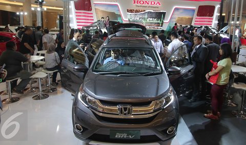 5 SUV Rekomendasi 2025, Harga Terjangkau hingga Fitur Tak Terduga, 1. Wuling Alvez, 2. Toyota Raize dan Toyota Rush, 3. Mitsubishi Pajero Sport, 4. Mercedes-Benz GLE, 5. Honda BR-V
