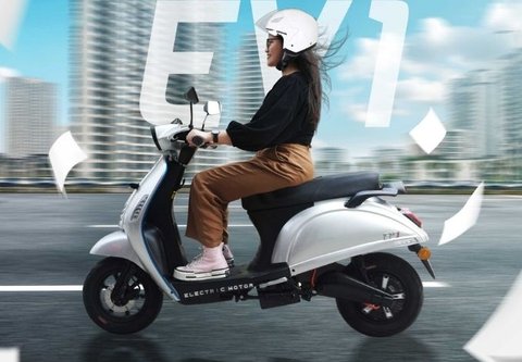 5 Motor Listrik Terbaik 2025, Salah Satunya Tawarkan Fitur Tak Terduga!, 1. Polytron Fox S/R, 2. Viar EV1, 3. Selis Neo Scootic, 4. Uwinfly T90, 5. ALVA One XP/Cervo/N3