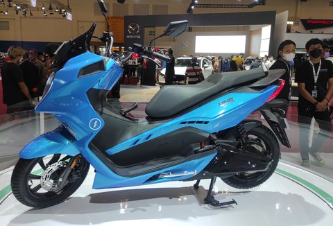 5 Motor Listrik Terbaik 2025, Salah Satunya Tawarkan Fitur Tak Terduga!, 1. Polytron Fox S/R, 2. Viar EV1, 3. Selis Neo Scootic, 4. Uwinfly T90, 5. ALVA One XP/Cervo/N3