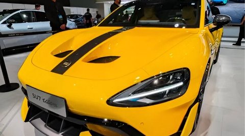 Xiaomi SU7 Track Edition Resmi Dirilis, Lebih Ganas dari Porsche Taycan?, Spesifikasi dan Fitur Unggulan Xiaomi SU7 Track Edition, Interior yang Fokus pada Pengemudi, Performa Dahsyat dengan Tenaga 1.548 HP, Lebih Cepat dari Porsche Taycan di Shanghai International Circuit, Perbandingan dengan Model Standar, Harga dan Ketersediaan