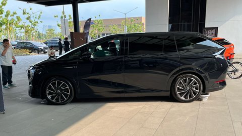 Jajal Singkat Kemewahan Xpeng X9, Bikin Denza D9 Ketar-ketir?, Desain Kontroversial, Interior Ultra-mewah, Bongsor tapi Lincah, Sensor 27 Titik Hingga Parkir Otomatis, Spesifikasi Teknis