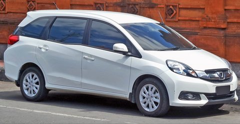 Bingung Pilih Mobil untuk Narik? Ini 4 Rekomendasi Mobil untuk Taksi dan Ojek Online Paling Irit!, 1. Toyota Calya: LCGC Irit dan Muat Banyak, 2. Honda Mobilio: MPV Nyaman dan Performa Oke, 3. Daihatsu Sigra: Alternatif LCGC yang Gak Kalah Irit, 4. Daihatsu Xenia: MPV Irit dan Kapasitas Besar