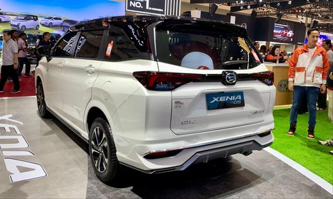 Bingung Pilih Mobil untuk Narik? Ini 4 Rekomendasi Mobil untuk Taksi dan Ojek Online Paling Irit!, 1. Toyota Calya: LCGC Irit dan Muat Banyak, 2. Honda Mobilio: MPV Nyaman dan Performa Oke, 3. Daihatsu Sigra: Alternatif LCGC yang Gak Kalah Irit, 4. Daihatsu Xenia: MPV Irit dan Kapasitas Besar