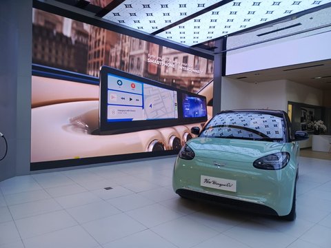 Intip Perbedaan Wuling BinguoEV Lite dan Pro: Sama Jarak Tempuh, Beda Fitur, Perbedaan Utama Varian Lite dan Pro, Spesifikasi Mesin dan Performa, Fitur Keselamatan dan Kenyamanan, Program Kepemilikan dan Garansi Worry-Free, Komitmen Wuling di Segmen EV, Pertanyaan Populer Seputar Wuling New BinguoEV