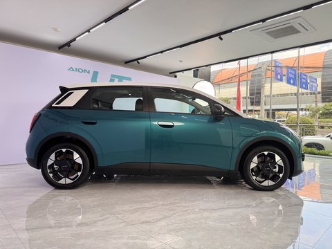 AION UT Jadi Penantang Serius di Segmen Mobil Listrik Rp 400 Jutaan, Desain Eropa dan Filosofi Urban Smart Mobility, Performa Andal dan Platform AEP 3.0, Interior Pintar, Fitur Premium, dan AI Assistant, Komitmen Lokal dan Kejutan Harga GIIAS 2025, Pertanyaan dan Jawaban Populer