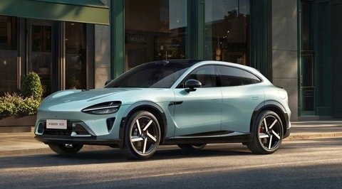 BYD Tang L Meluncur Gahar, Mampukah SUV Ini Saingi Popularitas Xiaomi YU7?, Spesifikasi dan Performa BYD Tang L, Fitur Canggih pada BYD Tang L, Xiaomi YU7, Perbandingan Pasar dan Target Konsumen