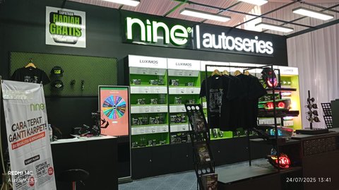 Bukan Cuma Lampu, Nine Autoseries Bawa Inovasi Karpet Mobil Anti-Bakteri ke GIIAS 2025, 1. Lampu BI-LED Double Prism: Cahaya Maksimal untuk Keamanan Optimal, 2. Karpet Mobil Premium: Tahan Air, Anti-Bakteri, dan Mudah Dirawat, 3. Booth Interaktif Bertema "Glow And Go" dan Promo Terbesar Tahun Ini, 4. Akses Mudah: Bengkel Resmi Baru di Tangerang, 5. Komitmen pada Kualitas Lokal yang Siap Mendunia