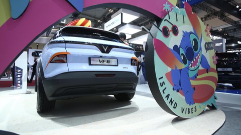 Dari Fantastic 4 ke Ohana, VinFast Tawarkan Mobil Listrik Penuh Cerita di GIIAS 2025, VF7 Fantastic 4 Edition: Mobil Listrik dengan Nuansa Superhero, VF6 Lilo &amp; Stitch Edition: Sentuhan Tropikal dan Rasa Kekeluargaan, Strategi Lifestyle VinFast: Pop Culture dan Gaya Hidup sebagai Identitas Brand, Pameran yang Berkesan: Dari Mobil Hingga Busana Kolaborasi Budaya