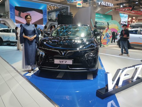 Mengurai Portofolio VinFast, Revolusi Ekosistem Holistik yang Mengubah Gaya Hidup Mobilitas EV, Diversifikasi Produk VinFast, Demokratisasi Mobilitas Setiap Segmen, Lokalisasi VinFast di Subang, Momentum Percepatan Adaptasi Elektrifikasi, Infrastruktur V-GREEN, Solusi Tepat Kikis Range Anxiety, Jaringan Dealer yang Ekspansif untuk Semua Wilayah Indonesia, Arsitektur Ekosistem VinFast: Blueprint Transformasi yang Nyata, Peace of Mind, Kepemilikan Tanpa Takut Harga Jual Kembali, Total Cost of Ownership untuk Investasi Jangka Panjang