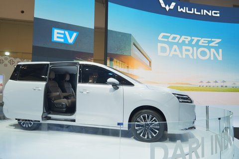 Filosofi Darion dan 8 Tahun, Wuling Pilih Jadi Brand yang ‘Paling Paham’ Indonesia, Tonggak Teknologi, Substansi di Balik ‘Promosi’, Terapi Range Anxiety, Dari Paranoia Menjadi Kendali, Privilese Lokalisasi Produk, Kesempatan dan Momentum di Tengah Ombak