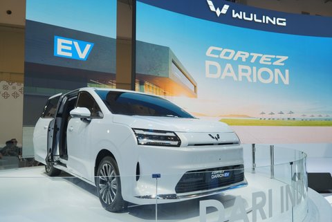 Filosofi Darion dan 8 Tahun, Wuling Pilih Jadi Brand yang ‘Paling Paham’ Indonesia, Tonggak Teknologi, Substansi di Balik ‘Promosi’, Terapi Range Anxiety, Dari Paranoia Menjadi Kendali, Privilese Lokalisasi Produk, Kesempatan dan Momentum di Tengah Ombak
