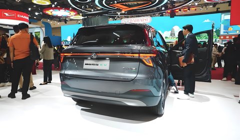 Lebih dari Sekadar Jualan Mobil, MG Tawarkan Gaya Hidup Baru di GIIAS 2025, Edisi Terbatas yang Mencuri Perhatian di GIIAS 2025, Cyberster untuk Pasar Ultra-Premium, Portofolio Lengkap, dari ICE hingga EV, Teknologi Magic Cube, Game Changer Sesungguhnya, Ekosistem Manufaktur Lokal yang Strategis, Program Penjualan yang Mengubah Permainan, MGEVC: Komunitas Sebagai Katalis Adopsi EV