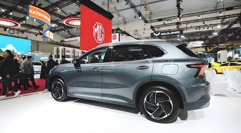 Lebih dari Sekadar Jualan Mobil, MG Tawarkan Gaya Hidup Baru di GIIAS 2025, Edisi Terbatas yang Mencuri Perhatian di GIIAS 2025, Cyberster untuk Pasar Ultra-Premium, Portofolio Lengkap, dari ICE hingga EV, Teknologi Magic Cube, Game Changer Sesungguhnya, Ekosistem Manufaktur Lokal yang Strategis, Program Penjualan yang Mengubah Permainan, MGEVC: Komunitas Sebagai Katalis Adopsi EV