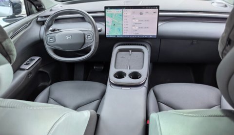 Xpeng G7 Meluncur Resmi, Harga Setara HR-V Tapi Fitur Setara Mercy, Desain Eksterior Futuristik dan Aerodinamis, Interior Mewah dan Kaya Fitur, Performa dan Jarak Tempuh Xpeng G7, Teknologi Mengemudi Otonom XNGP, Harga dan Kompetitor Xpeng G7