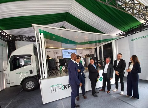 Schaeffler Hadirkan REPXPERT Mobile Training Van, Bawa Ilmu Perbaikan Langsung ke Bengkel, Inisiatif Mobile Training Pertama di Indonesia, Mendekatkan Pengetahuan Teknis ke Mekanik, Misi Meningkatkan Kompetensi Bengkel Independen, Dukungan Digital Melengkapi Pelatihan Lapangan
