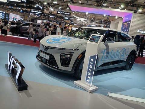 VinFast VF7 Dobrak Kendali Revolusi SUV Listrik Indonesia