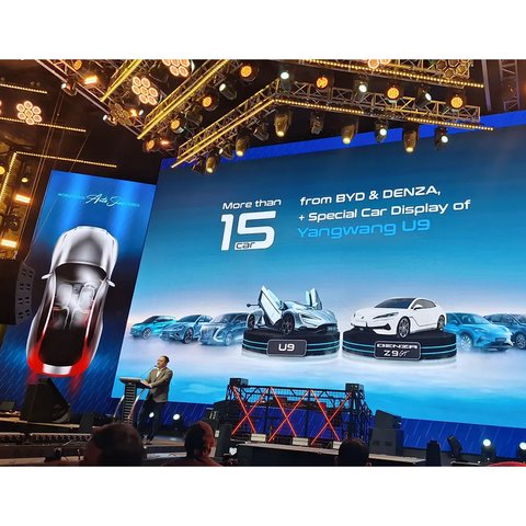 BYD Tampil Keren di GIIAS 2025, Suguhkan Mobil Listrik Canggih dan Booth Nuansa Futuristik