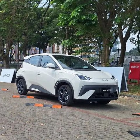 Booth BYD Ramai, Atto 1 Jadi Mobil Listrik Paling Bikin Penasaran Pengunjung GIIAS 2025