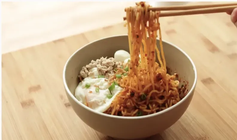 1. Mie Instan Ramen, 2. Mie Instan Asam Pedas, 3. Mie Instan Kuah Susu, 4. Omelet Mie, 5. Indomie Chili Oil, 6. Mie Instan Tek-Tek, 7. Mie Instan Dog-Dog