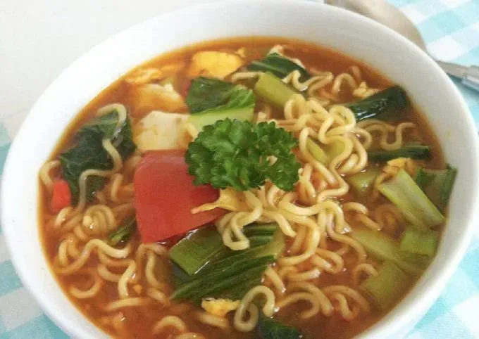 1. Mie Instan Ramen, 2. Mie Instan Asam Pedas, 3. Mie Instan Kuah Susu, 4. Omelet Mie, 5. Indomie Chili Oil, 6. Mie Instan Tek-Tek, 7. Mie Instan Dog-Dog