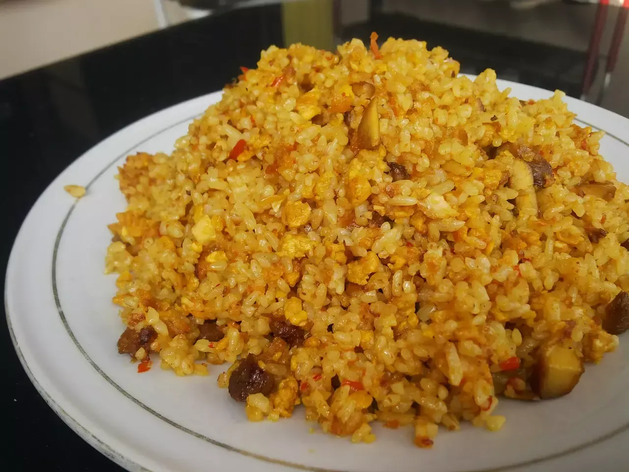 1.Nasi Goreng Kunyit Terasi, 2. Nasi Goreng Mawut, 3. Nasi Goreng Telur, 4. Nasi Goreng Sosis, 5. Nasi Goreng Udang, 6. Nasi Goreng Putih, 7. Nasi Goreng Rumahan, 8. Nasi Goreng Ati Ampela