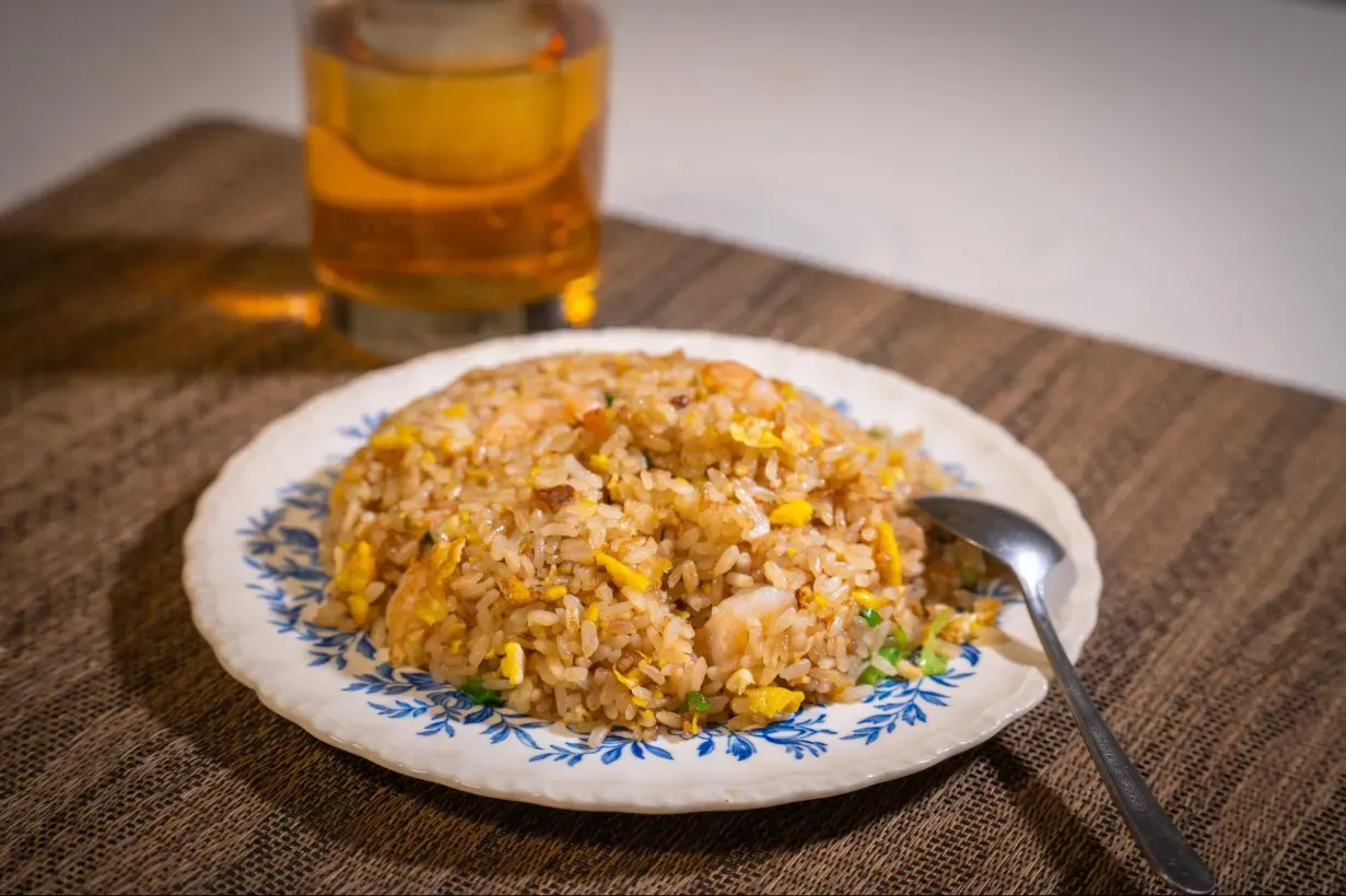 8 Resep Nasi Goreng Simple ala Anak Kost, 1.Nasi Goreng Kunyit Terasi, 2. Nasi Goreng Mawut, 3. Nasi Goreng Telur, 4. Nasi Goreng Sosis, 5. Nasi Goreng Udang, 6. Nasi Goreng Putih, 7. Nasi Goreng Rumahan, 8. Nasi Goreng Ati Ampela