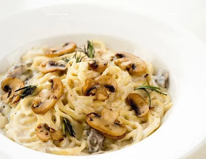 Spaghetti Bolognese, Napolitan Spaghetti, Spaghetti Brulee, Chicken Spaghetti, Spaghetti Udang, Creamy Mushroom Spaghetti, Spaghetti Carbonara, Tuna Aglio Olio, Spaghetti Tom Yum, Spaghetti Alfredo, Kost Lengkap dengan Dapur Pribadi
