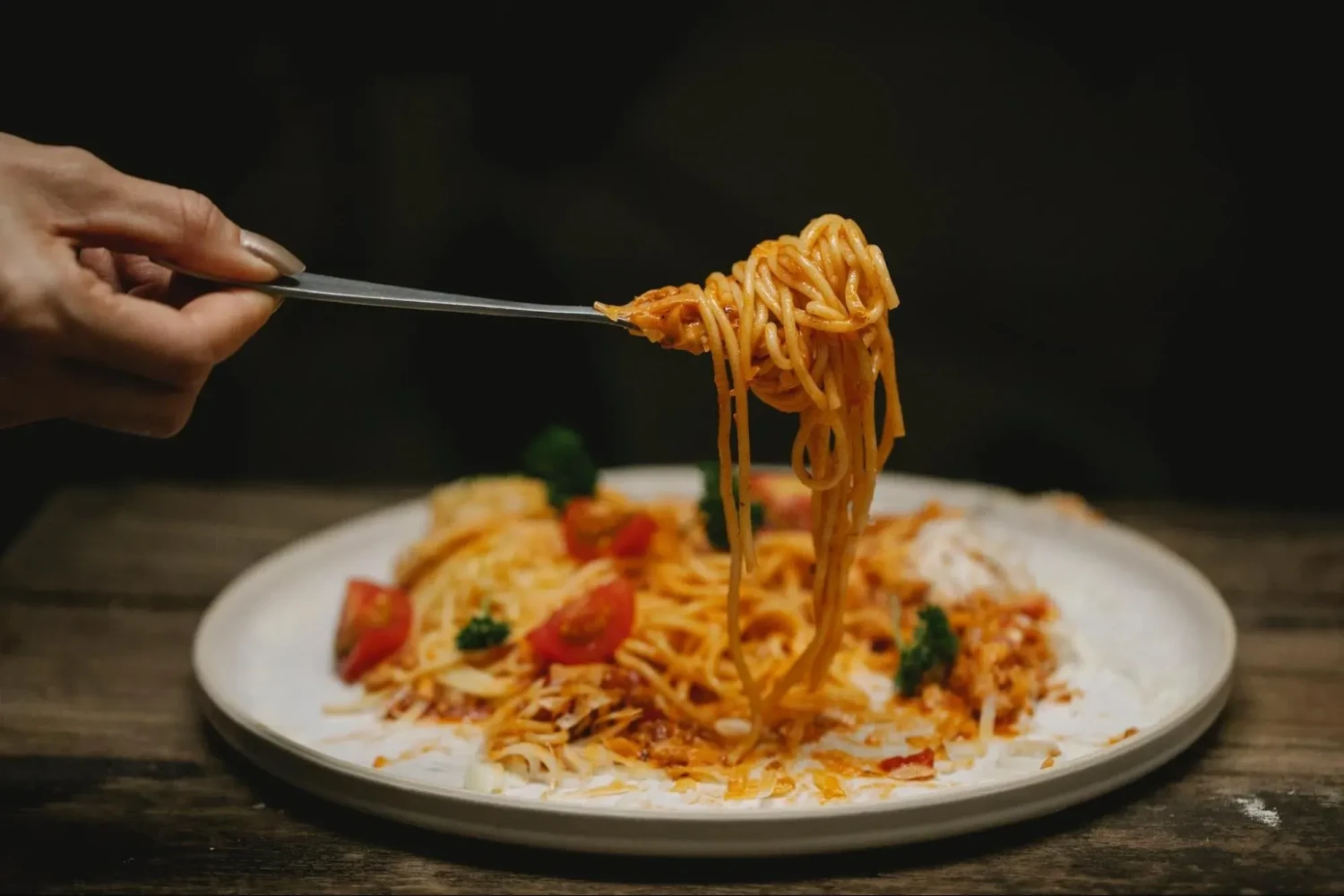 Spaghetti Bolognese, Napolitan Spaghetti, Spaghetti Brulee, Chicken Spaghetti, Spaghetti Udang, Creamy Mushroom Spaghetti, Spaghetti Carbonara, Tuna Aglio Olio, Spaghetti Tom Yum, Spaghetti Alfredo, Kost Lengkap dengan Dapur Pribadi