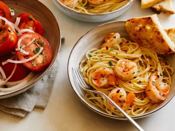 Spaghetti Bolognese, Napolitan Spaghetti, Spaghetti Brulee, Chicken Spaghetti, Spaghetti Udang, Creamy Mushroom Spaghetti, Spaghetti Carbonara, Tuna Aglio Olio, Spaghetti Tom Yum, Spaghetti Alfredo, Kost Lengkap dengan Dapur Pribadi