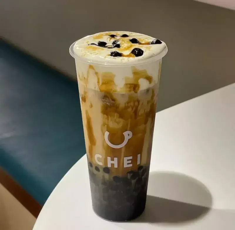 Iced Lemonade, Lychee Mojito, Infused Water, Es Semangka Susu, Yakult Mojito, Es Kuwut, Strawberry Matcha Almond Latte, Es Kopi Float, Es Timun Jeruk Nipis, Oreo Smoothies, Es Jelly Cappucino, Choco Ice Blend, Brown Sugar Boba Milk Tea, Cincau Milk Tea, Matcha Cheese Tea, Lychee Tea, Mango Lessi, Lemon Squash, Es Susu Regal, Korean Strawberry Milk
