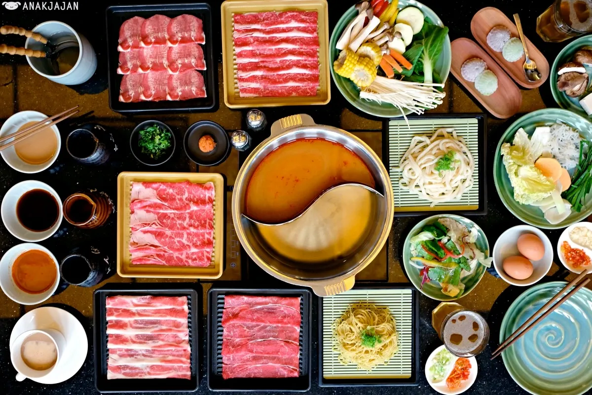 1. Yoiko Ramen 415, 2.Massilia Cucina Italiana, 3. Pagi Sore Kemang, 4. Shabu Hachi Gatot Subroto, 5. Kohai Sushi Bar, 6. Le Quartier, 7. Seribu Rasa Gunawarman, 8. Kedai Tjikini, 9. Momo Paradise, 10. GIOI, 11. Sedjuk Bakmi &amp; Kopi SCBD, 12. Mamma Rosy, 13. Sumber Asli: Kuliner Tempo Dulu, 14. Wing Lok Hongkong Dimsum Antasari, 15. Steak Lab (SLAB)