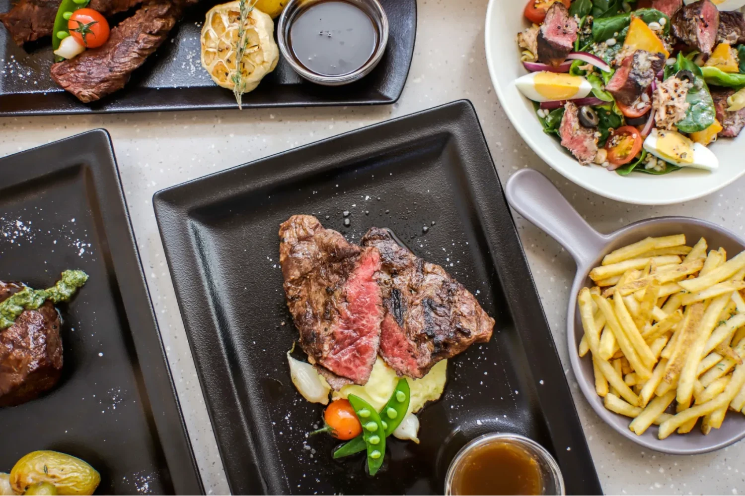15 Restoran di Jakarta Selatan Populer yang Banyak Didatangi, 1. Yoiko Ramen 415, 2.Massilia Cucina Italiana, 3. Pagi Sore Kemang, 4. Shabu Hachi Gatot Subroto, 5. Kohai Sushi Bar, 6. Le Quartier, 7. Seribu Rasa Gunawarman, 8. Kedai Tjikini, 9. Momo Paradise, 10. GIOI, 11. Sedjuk Bakmi &amp; Kopi SCBD, 12. Mamma Rosy, 13. Sumber Asli: Kuliner Tempo Dulu, 14. Wing Lok Hongkong Dimsum Antasari, 15. Steak Lab (SLAB)