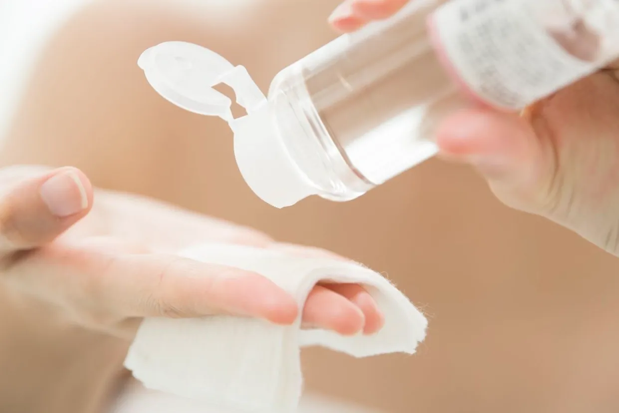 Face Cleanser/Makeup Remover, Face Wash, Toner, Toner Eksfoliasi (2-3 kali Seminggu), Serum dan Produk Perawatan Tambahan, Moisturizer