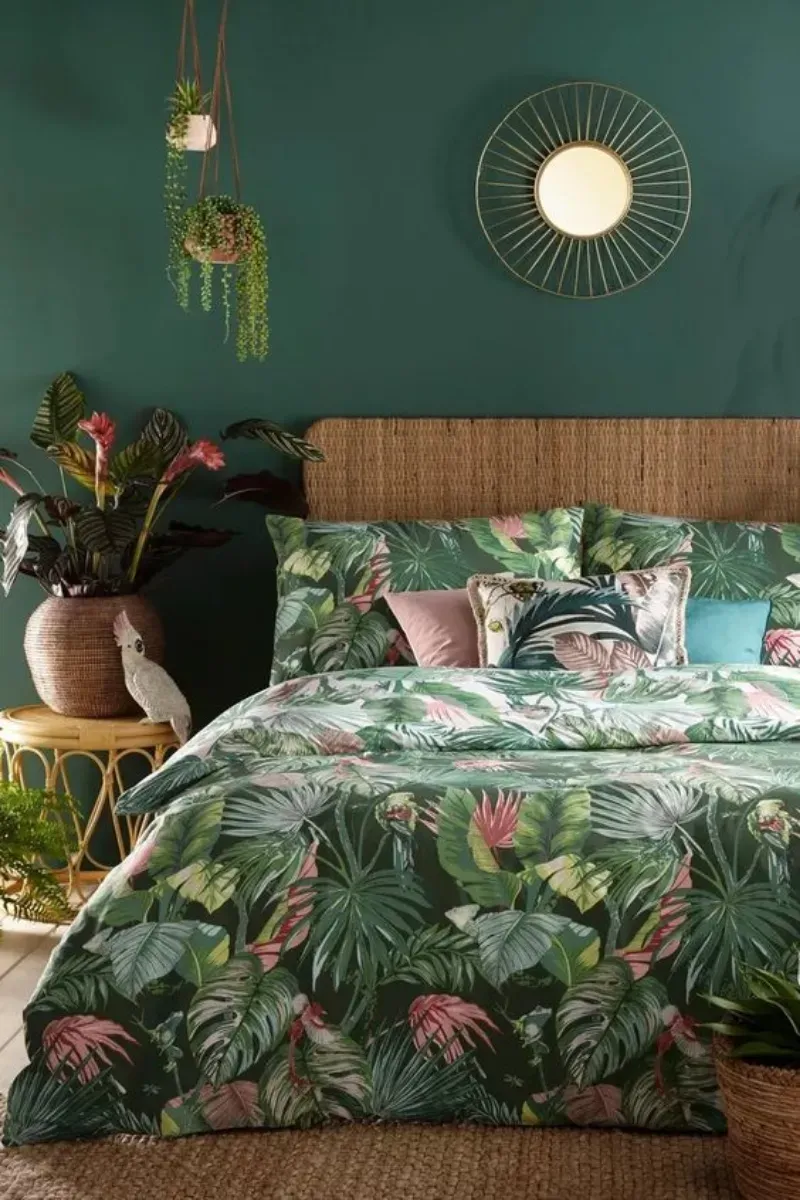 1. Kombinasi Tekstur Japandi, 2. Minimalis dengan Set Furnitur Kayu, 3. Desain Biophilic yang Dekat dengan Alam, 4. Semi Industrial yang Minimalis, 5. Penggunaan Lengkungan ala Renaisans, 6. Mural Berkonsep Tropical, 7. Tren Warna Viva Magenta, 8. Permainan Palet Earthy Tone, 9. Kamar Loteng Unsur Monokromatik, 10. Floral yang Feminin Masih Digemari