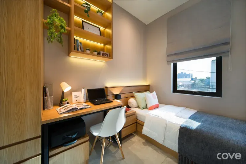 1. Kombinasi Tekstur Japandi, 2. Minimalis dengan Set Furnitur Kayu, 3. Desain Biophilic yang Dekat dengan Alam, 4. Semi Industrial yang Minimalis, 5. Penggunaan Lengkungan ala Renaisans, 6. Mural Berkonsep Tropical, 7. Tren Warna Viva Magenta, 8. Permainan Palet Earthy Tone, 9. Kamar Loteng Unsur Monokromatik, 10. Floral yang Feminin Masih Digemari