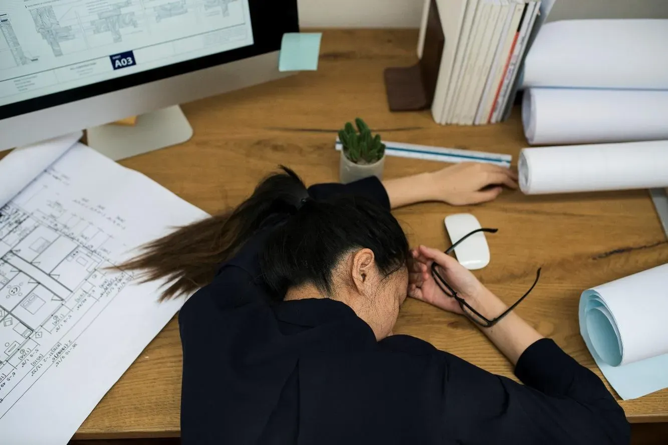 Hustle culture, photo by freepik.com, Apa Itu Hustle Culture?, Ciri-ciri Hustle Culture, Dampak Buruk Hustle Culture, Tips Mengatasi Hustle Culture