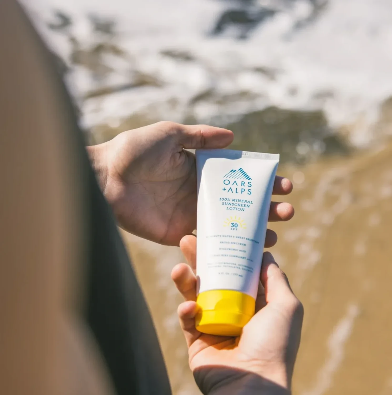 Pilih Jenis Sunscreen yang Kamu Suka, Gunakan Minimal SPF 30, Reapply Setiap 2-3 Jam Sekali, Hindari SPF di atas 50, Gunakan Sunscreen Setelah Pelembap, Gunakan Sunscreen dalam Takaran yang Cukup, Melindungi dari Radiasi UVA dan UVB, Mencegah Sunburn, Mengurangi Risiko Kanker Kulit, Mencegah Penuaan Dini, Menjaga Kulit Tetap Sehat