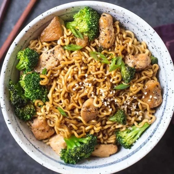 Mie Goreng Pedas, Mie Goreng Jawa, Mie Goreng Nyemek, Mie Goreng Seafood, Mie Goreng Brokoli, Mie Goreng Telur Puyuh, Mie Goreng Mawut, Mie Goreng Aceh, Mie Goreng Saus Tiram, Mie Goreng Bumbu Hoisin