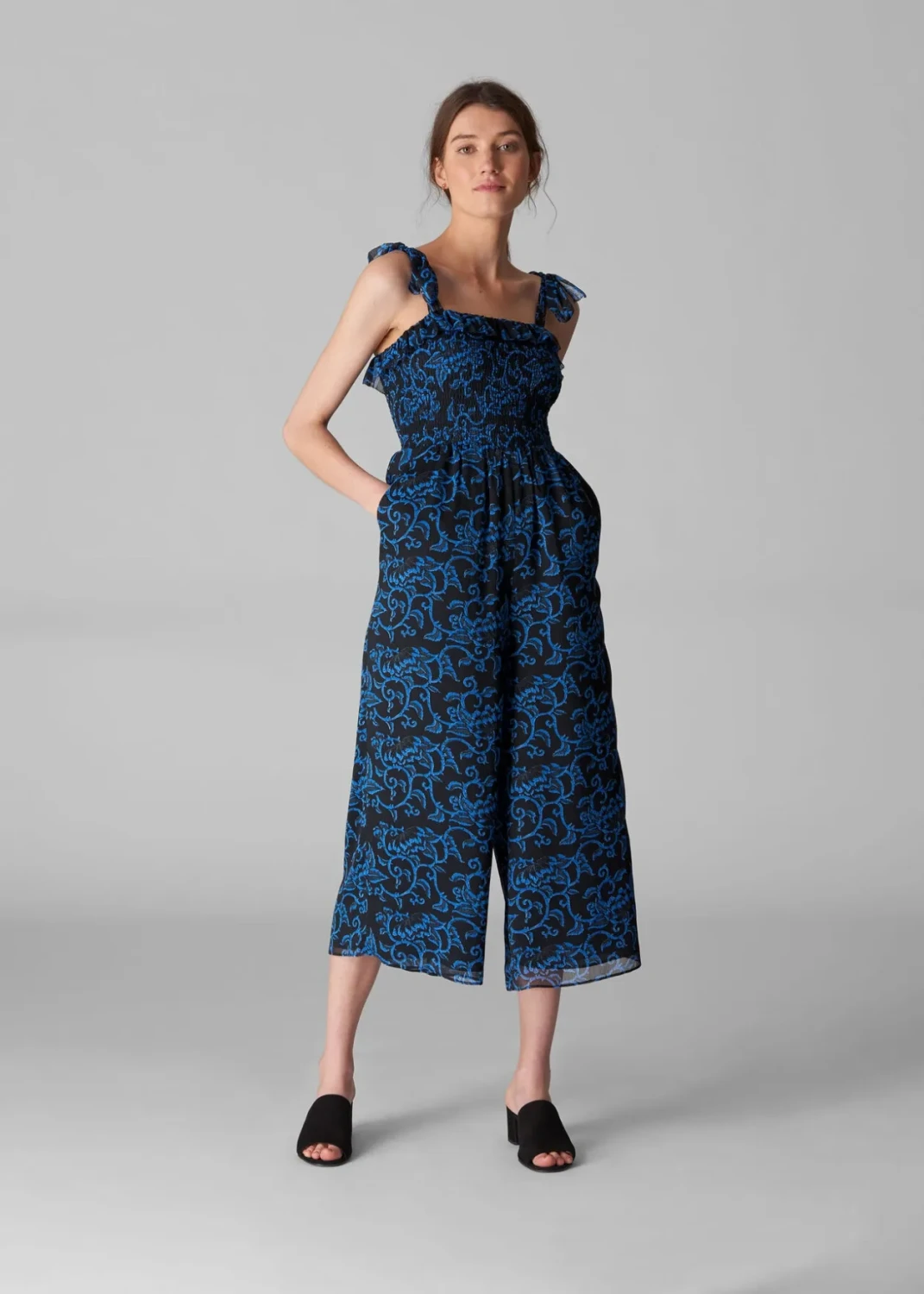 Crop Top dan Celana Pendek, Celana Panjang dan Kemeja Oversize, Jumpsuit/Overall, Summer Dress, Sweater atau Fleece, Bikini Cover , Mini Skirt dan Kaos , Celana Jeans dan Cardigan, Celana Legging dan Tanktop
