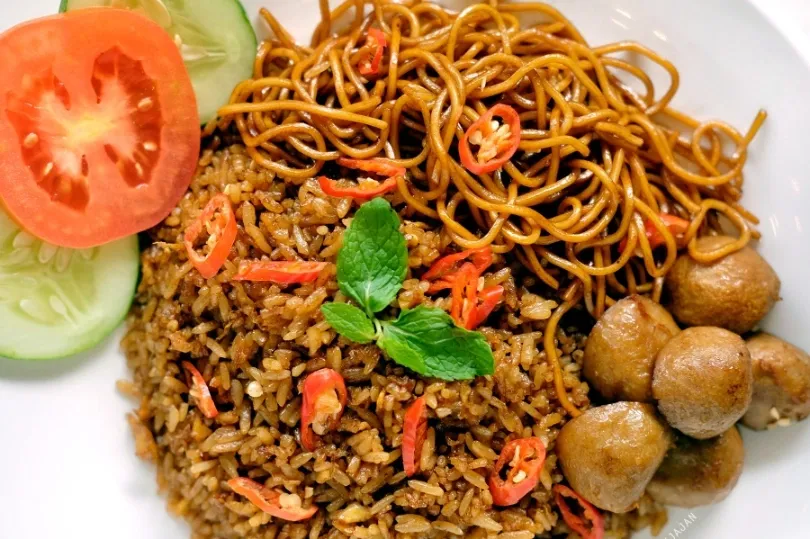 Mie Goreng Pedas, Mie Goreng Jawa, Mie Goreng Nyemek, Mie Goreng Seafood, Mie Goreng Brokoli, Mie Goreng Telur Puyuh, Mie Goreng Mawut, Mie Goreng Aceh, Mie Goreng Saus Tiram, Mie Goreng Bumbu Hoisin