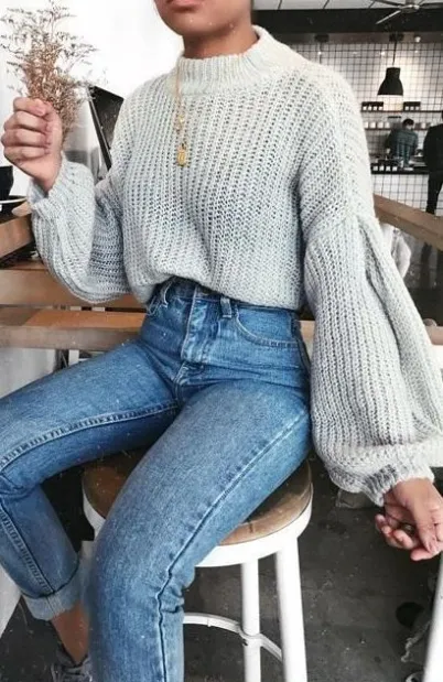 Crop Top dan Celana Pendek, Celana Panjang dan Kemeja Oversize, Jumpsuit/Overall, Summer Dress, Sweater atau Fleece, Bikini Cover , Mini Skirt dan Kaos , Celana Jeans dan Cardigan, Celana Legging dan Tanktop